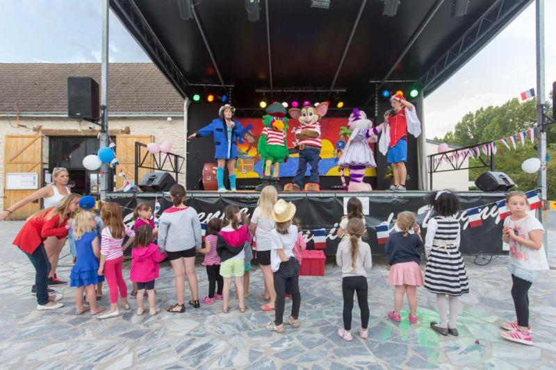 Camping Officiel Siblu Domaine De Dugny Onzain Kültér fotó